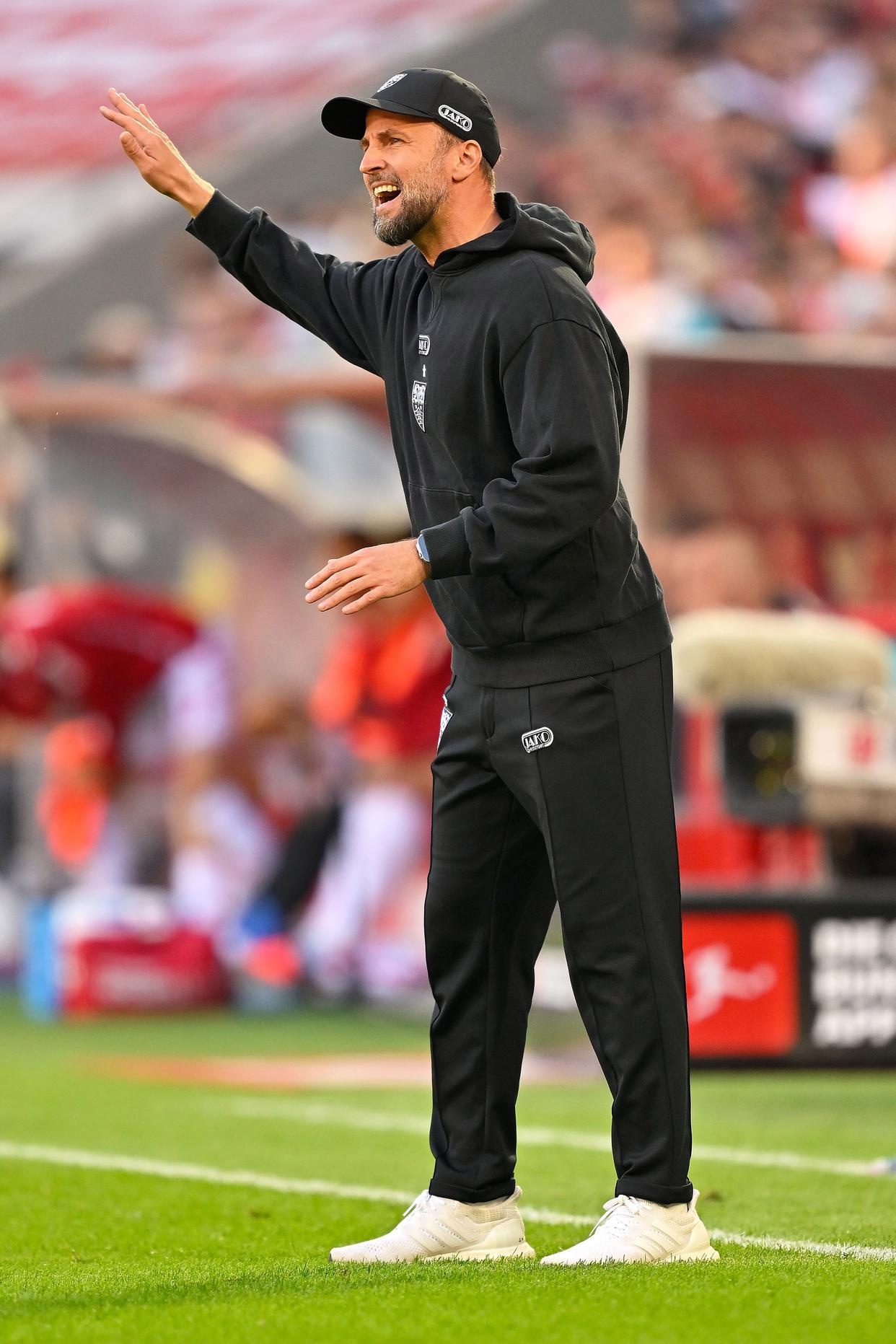 关于德甲集结日走向成谜，斯图加特手感冰凉，引发热议，年轻球员得到机会的信息