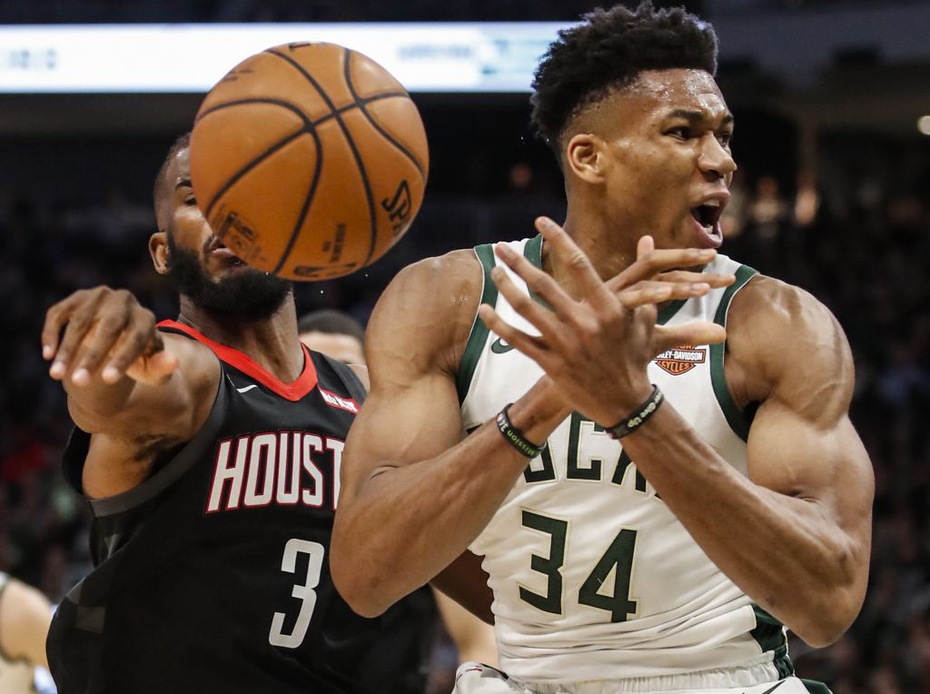 密尔沃基雄鹿训练开放日;赛前伤情更新引欢呼;NBA季后赛在即;球队文化再被提及的简单介绍 密尔沃基雄鹿训练开放日;赛前伤情更新引欢呼;NBA季后赛在即;球队文化再被提及的简单介绍