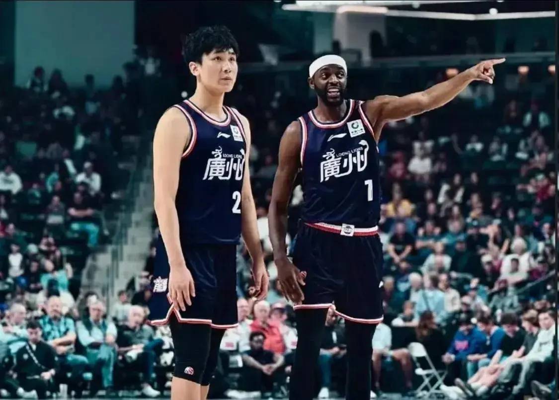 转会期广州队调整名单以备CBA常规赛;回应争议环节打磨;球迷炸锅;轮换策略成焦点的简单介绍 转会期广州队调整名单以备CBA常规赛;回应争议环节打磨;球迷炸锅;轮换策略成焦点的简单介绍